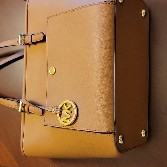 MK Handbag - Picture 2 of 3